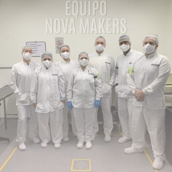 Equipo de expertos en cosmética y maquila de productos de belleza de Nova Makers